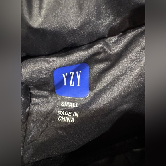 Yeezy x Gap By Balenciaga T-Cup Puffer Jacket. Black SZ S. New W/O tags - Picture 3 of 3
